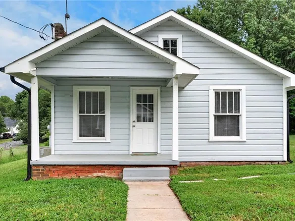202 W Whitsett St, Graham, NC 27253
