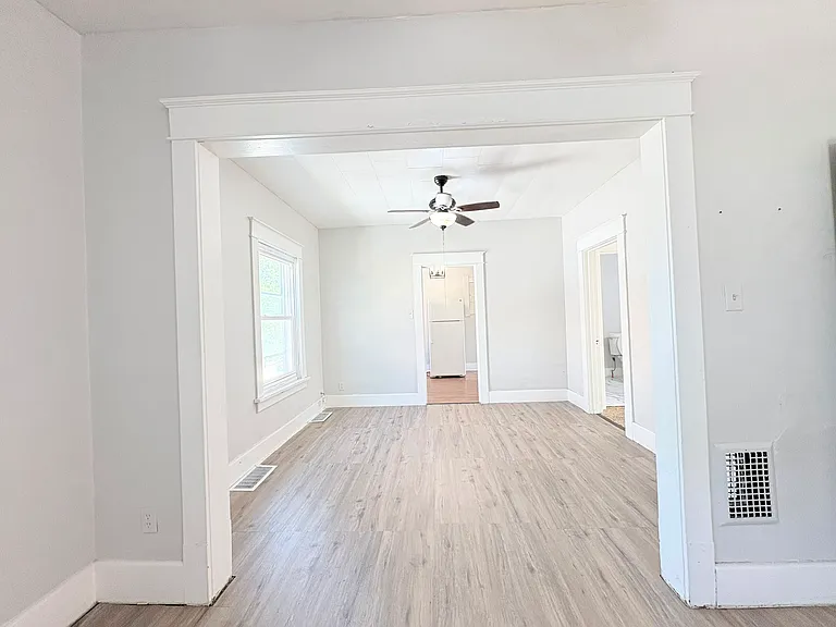 2722 N Erie St #2 — Photo 2