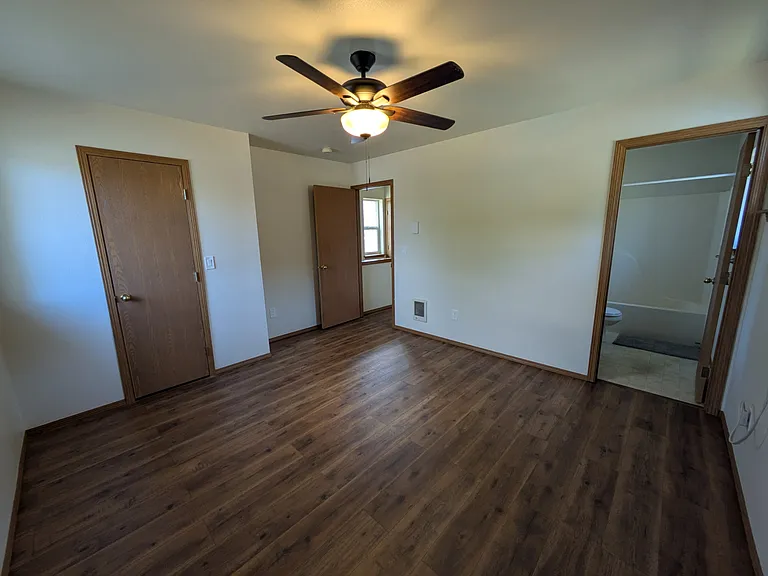 217 S Cedar St — Photo 2