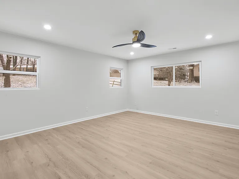902 N Mountain St — Photo 10