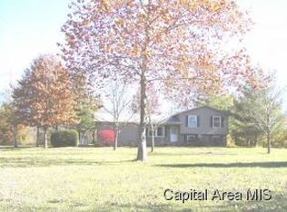 1228 Deadwood Ln, Dawson, IL 62520