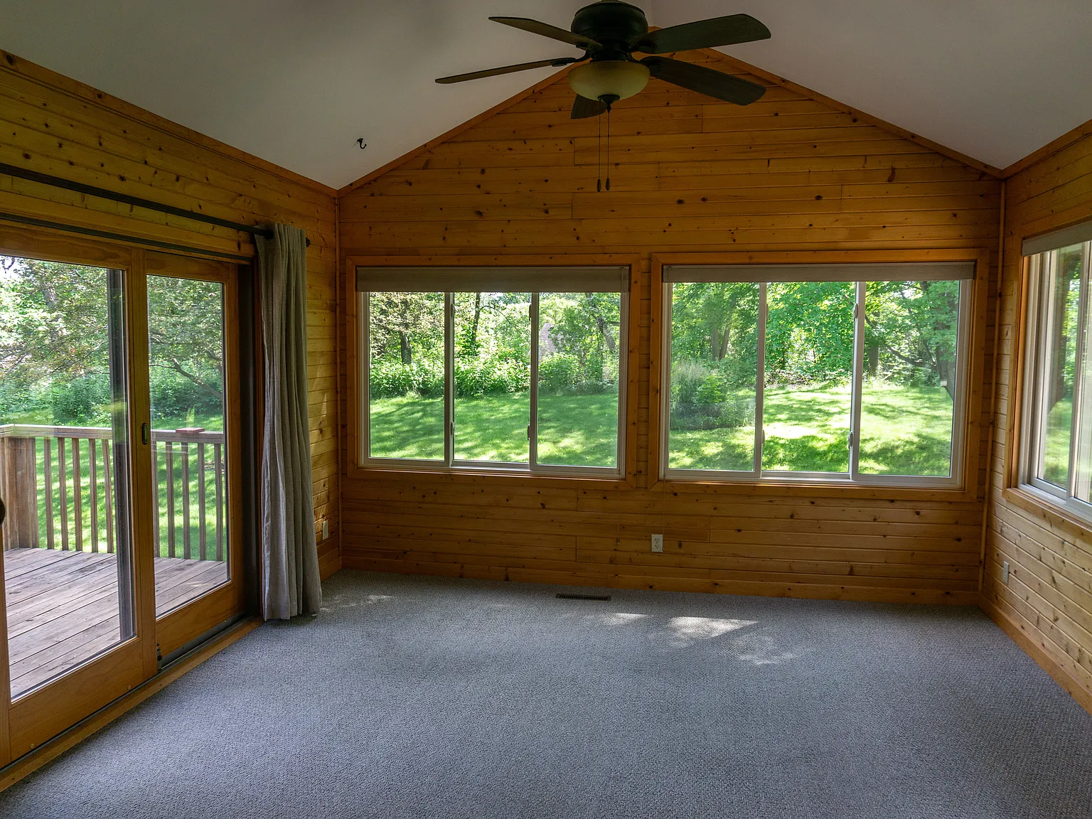 4 bed, 2034 sqft, $2,799 — Photo 2