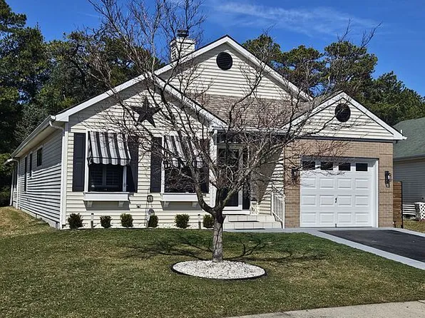 9 Cancun St, Toms River, NJ 08757