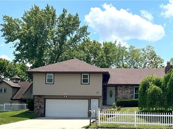 1110 S Aspen St, Savannah, MO 64485