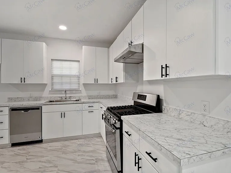 4612 Capitol Ave — Photo 6
