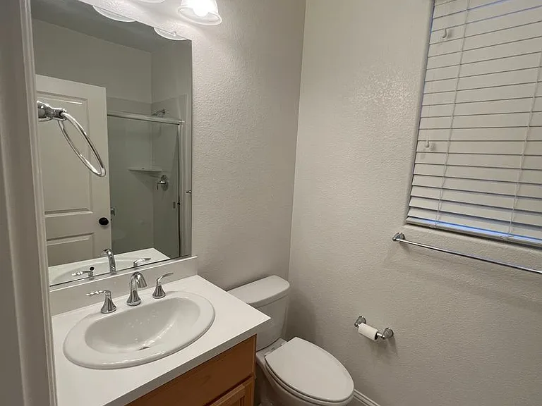 1512 Peony Ln — Photo 8
