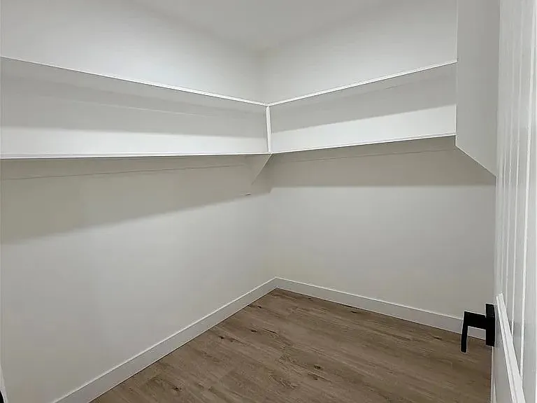 755 Huston Dr — Photo 8