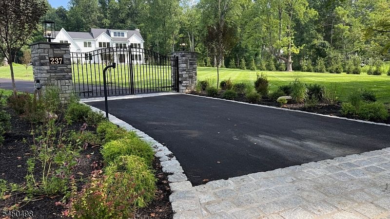 1st image of 237 Mountainside Rd