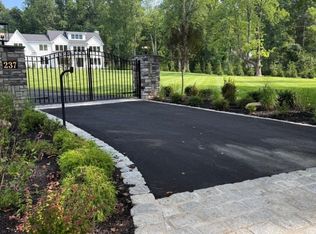 237 Mountainside Rd, Mendham, NJ 07945