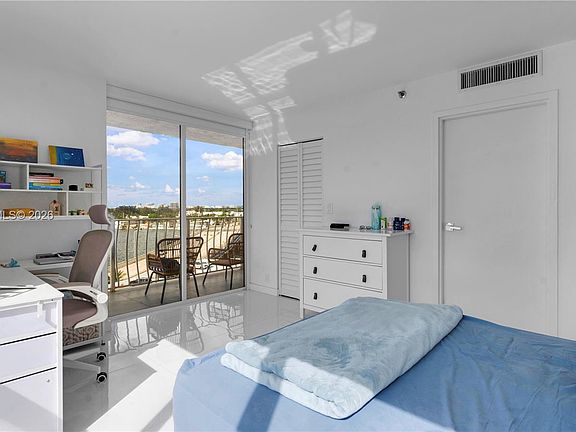 4th image of 7601 E Treasure Dr APT 1011