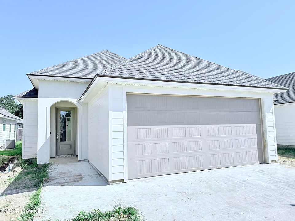 1st image of 221 Berchman Oaks Dr