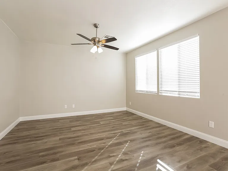 10643 Solar Hawk Ave — Photo 4