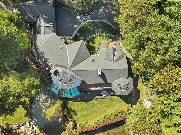 5th image of 211 Dockham Shore Road