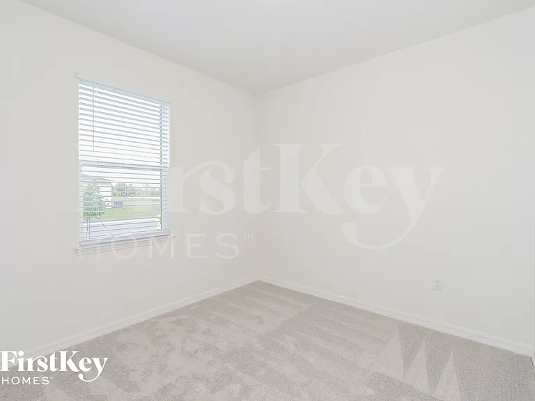 303 Corbel Ln — Photo 10