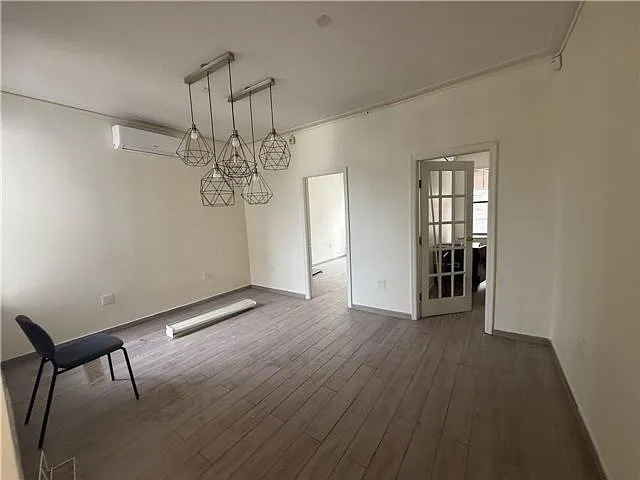 Studio, $3,200 — Photo 4