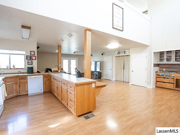 4th image of 704-545 Bangham Ln