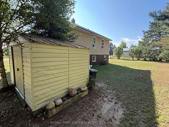3rd image of 78 Armstrong St