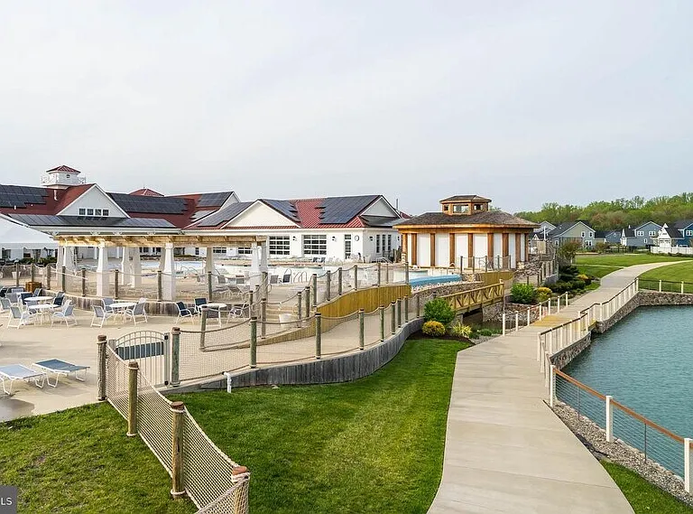 33776 Freeport Dr — Photo 45