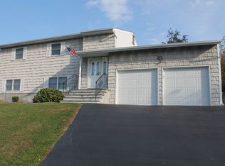 19 Hawthorne Dr, Monroe, NY 10950