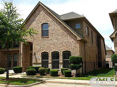 2nd image of 6726 Livorno Ln