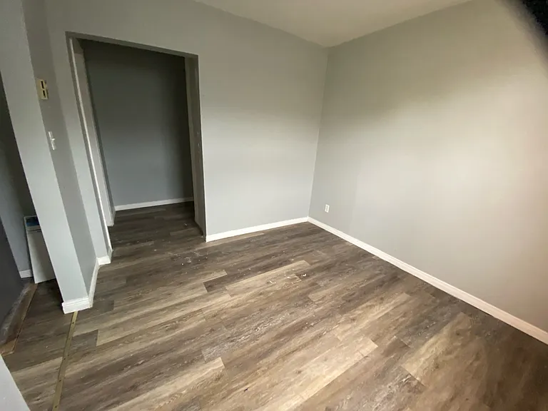 429 Wellington St E #2 — Photo 3