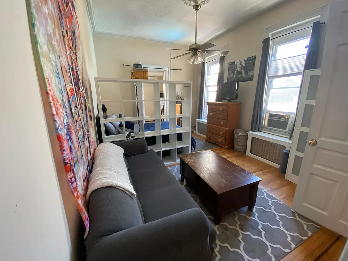 Photo 2 of 12 - 1243 E Susquehanna Ave #1R - Philadelphia, PA Building Photo - 1243 E Susquehanna Ave #1R