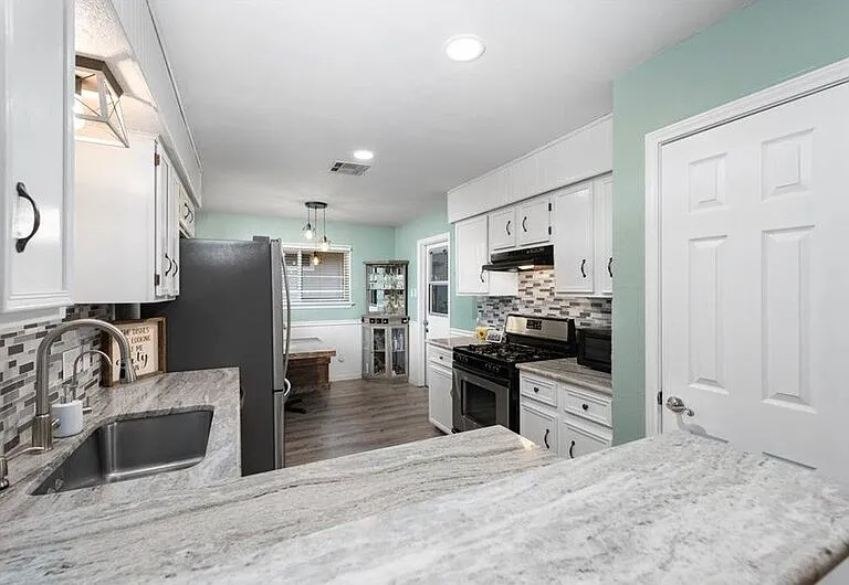 12719 Covington Trl — Photo 15