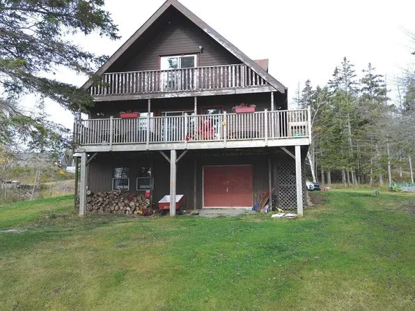 8937 Pepperell St, Richmond, NS B0E 3B0