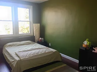 Rented by Roz Khan, LREB