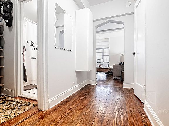 3rd image of 200 E 16th St APT 6F