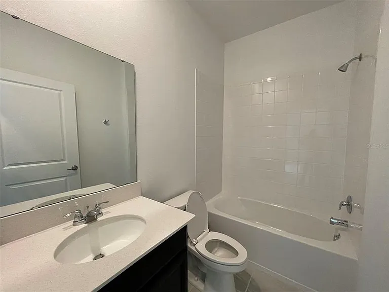 835 Ofanto Way — Photo 61
