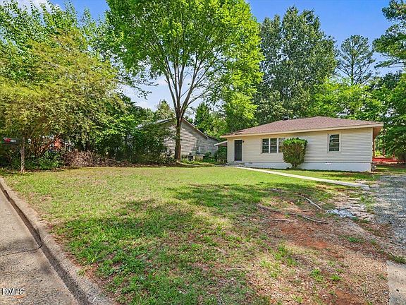 3rd image of 203 Scarlett Dr