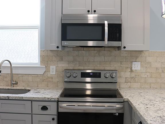 5th image of 4129 Willow St