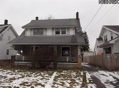 352 Potomac Ave photo 1