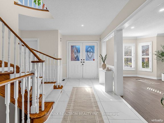 3rd image of 10 Macrill Rd