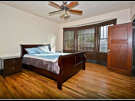 Master Bedroom-Main Level