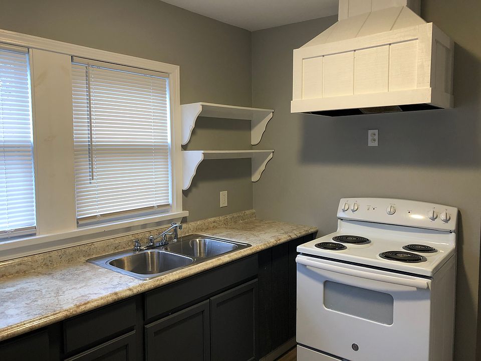 1st image of 615 Prospect St