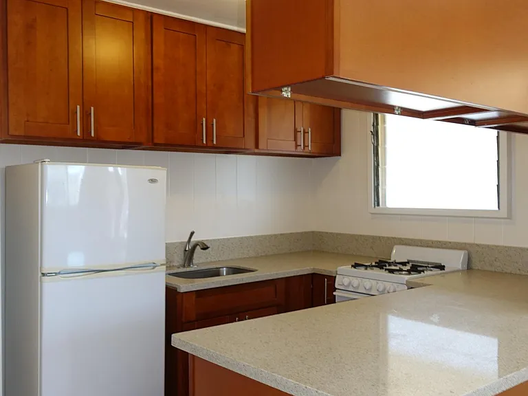 1328 N School St #1 — Photo 7