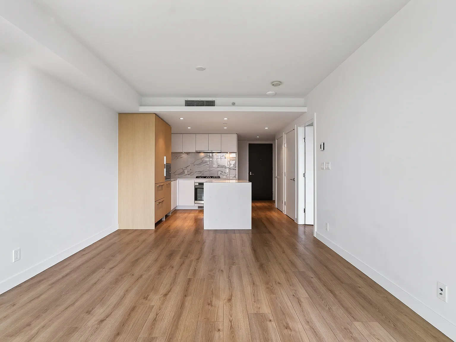 1 bed, 676 sqft, $3,000 — Photo 2