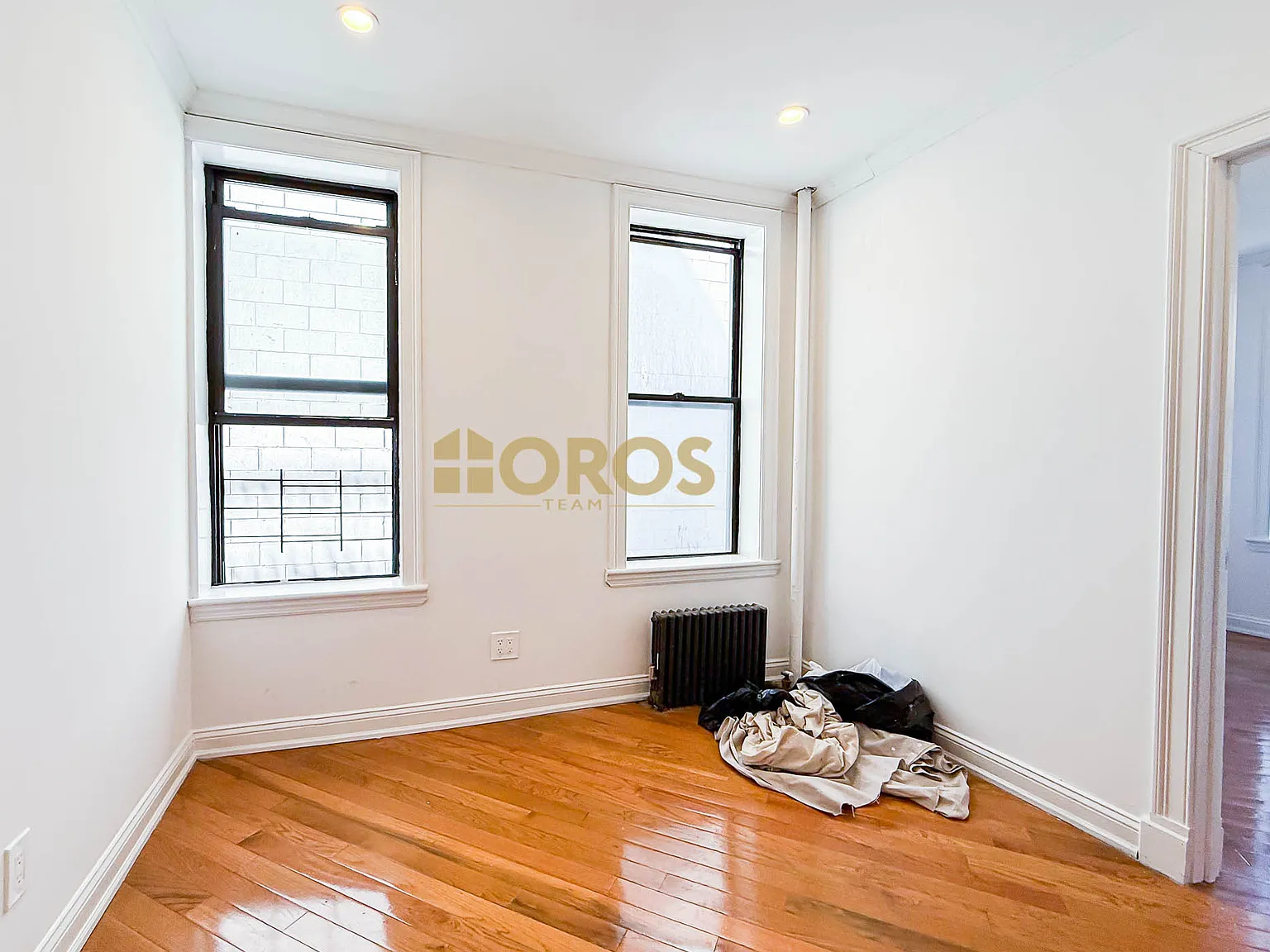 50 Avenue B — Photo 2