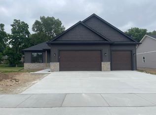 3720 Tanglewood Pl, Janesville, WI 53546