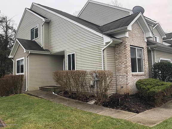 3rd image of 9 Sweet Water Ln