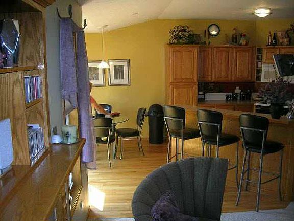2nd image of 1751 Lakeland Dr