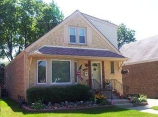 8753 S Mozart Ave, Evergreen Park, IL 60805