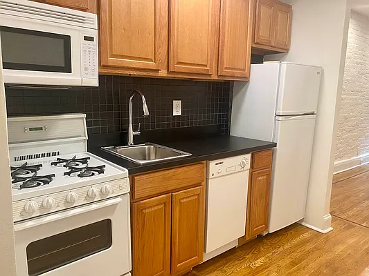 Rented by Compass | media 9