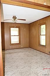 4th image of 401 Stephen St