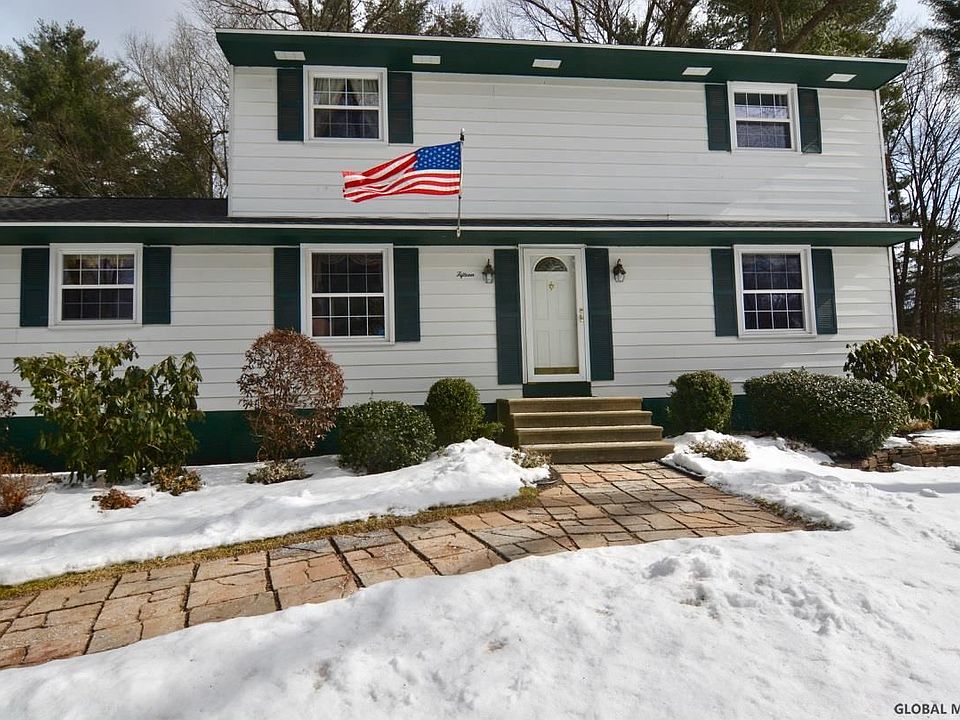 1st image of 15 Bayberry Dr