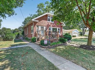 805 E Briar Ln, Beloit, WI 53511