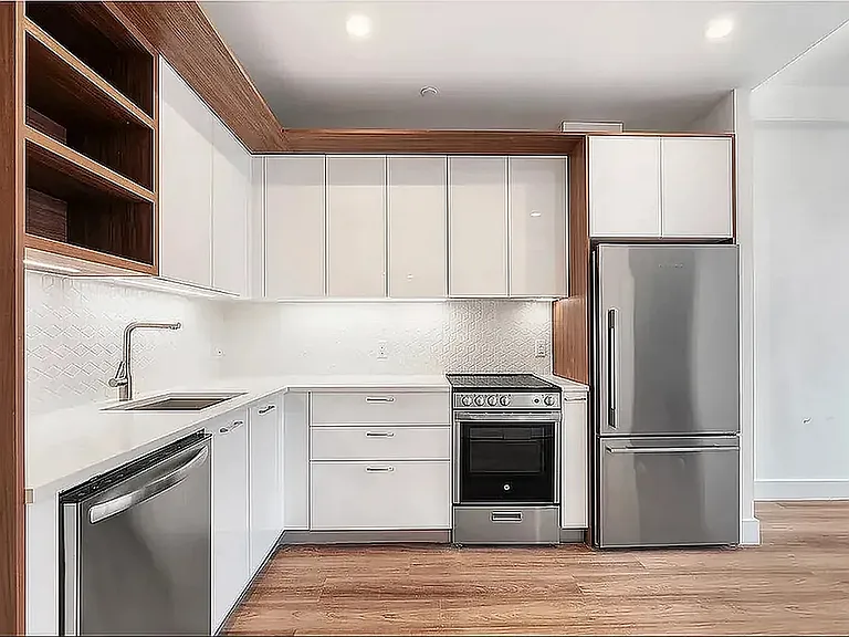 228 E 135th St #2104 — Photo 3