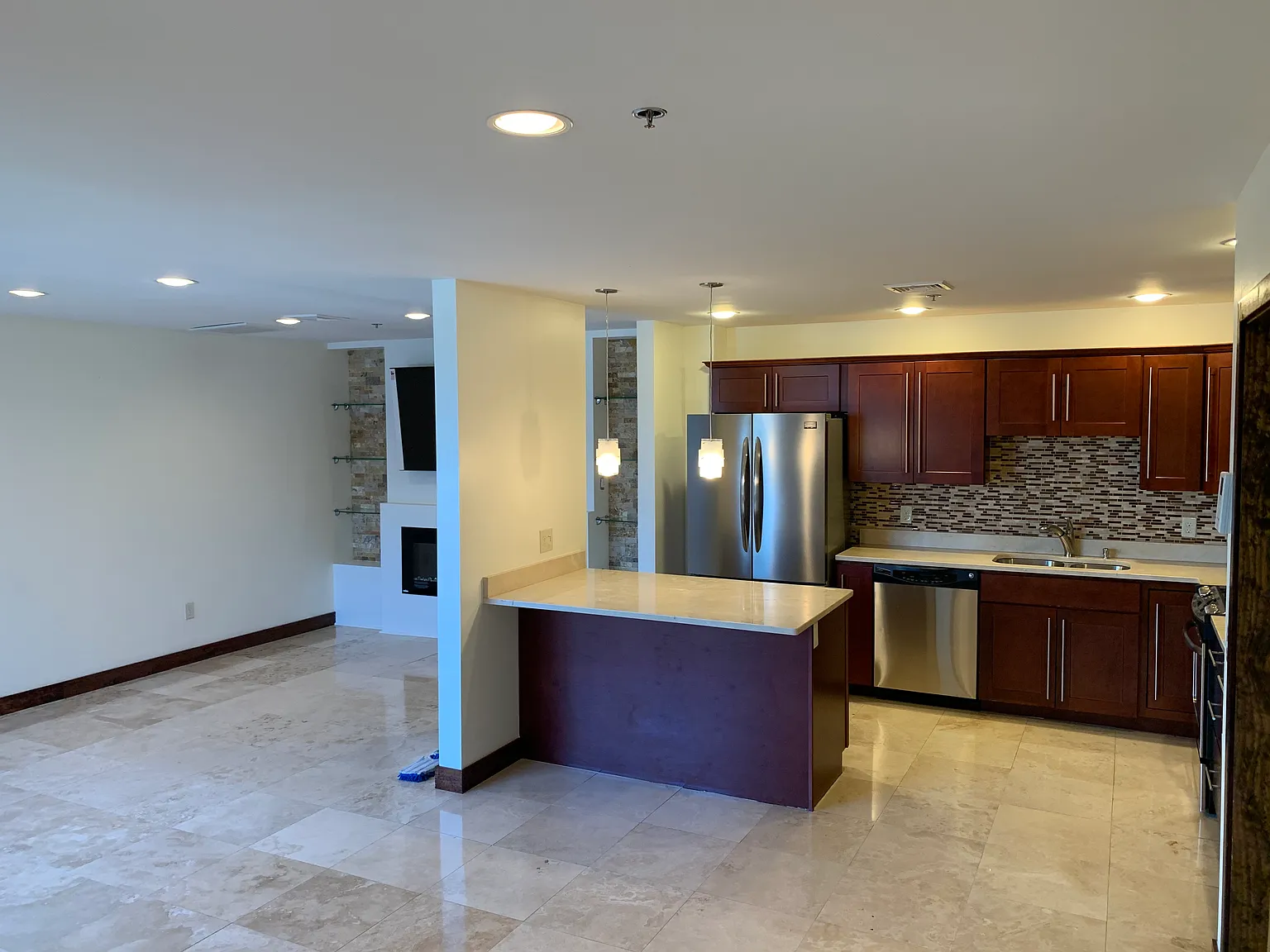 1 bed, 1.5 bath, 1078 sqft, $2,600 — Photo 3